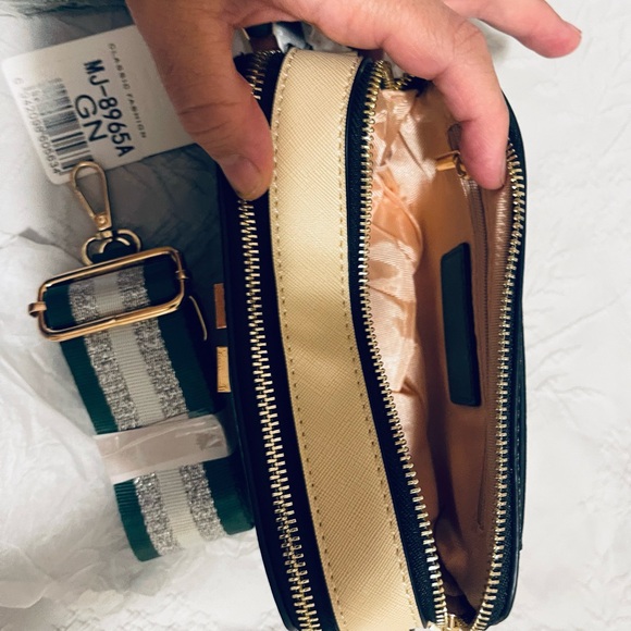 Green Crossbody purse stunning gift new with clutch 2 piece set VEGAN LEATHER - Picture 3 of 13